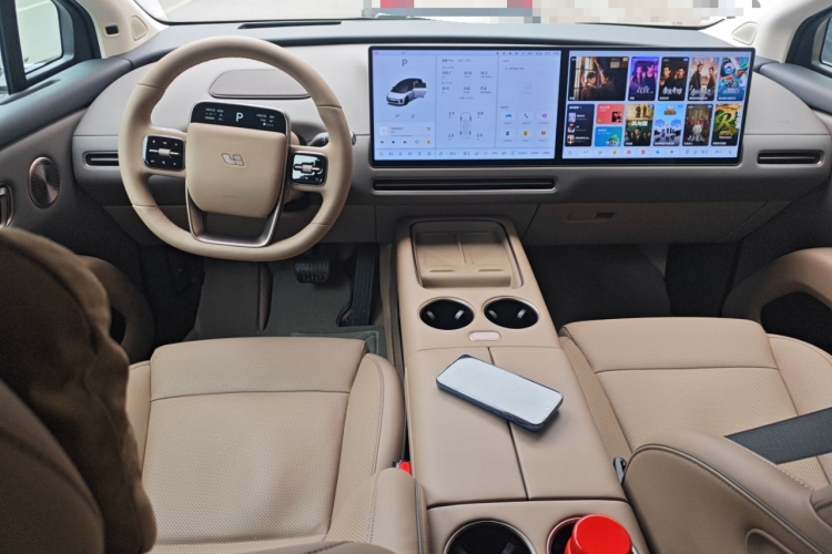理想汽车 理想i8 2025款 标准版中控内饰12