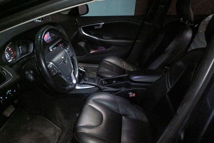 沃尔沃V40 2017款 T3 智逸版中控内饰19