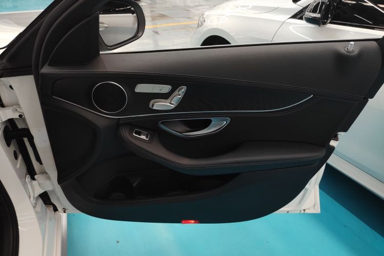 奔驰C级 2017款 改款 C 200 L 运动版中控内饰7005