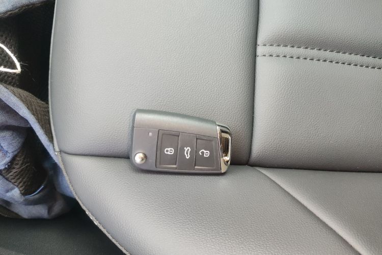 大众 帕萨特新能源 2025款 430PHEV 混动商务版中控内饰7001