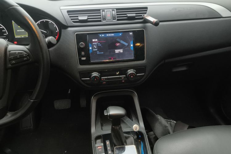 观致5 2018款 改款 1.6T 自动领先型中控内饰16