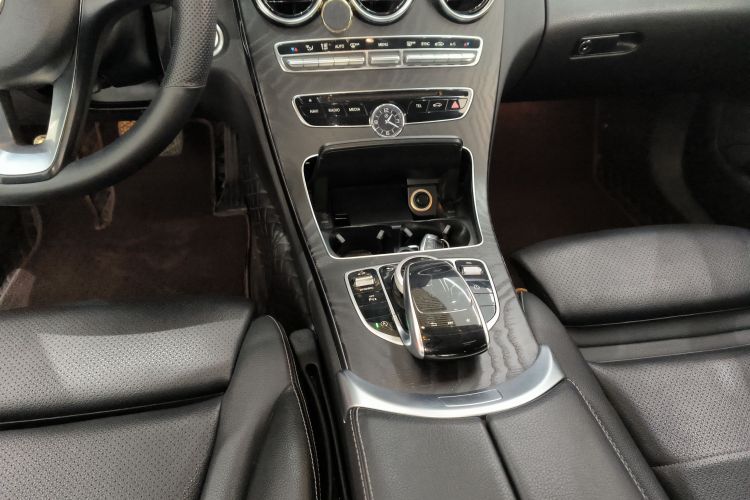 奔驰C级 2018款 C 180 L 时尚型运动版局部细节18