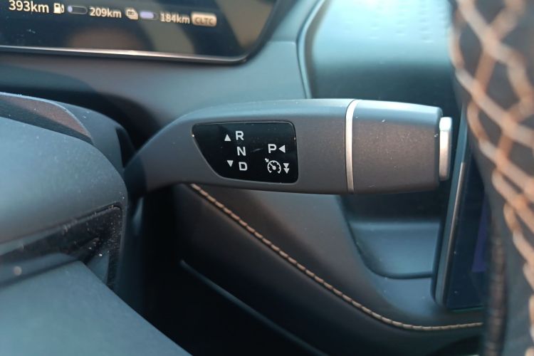 深蓝汽车 深蓝SL03 2022款 1.5L 1200增程版中控内饰18