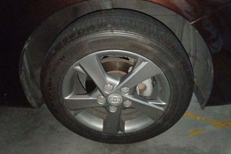 丰田 卡罗拉 2012款 炫装版 1.8L CVT GL-i车身外观10