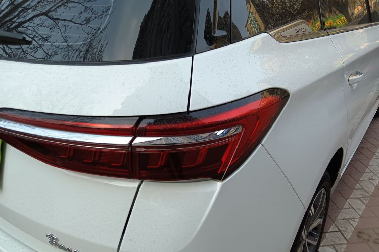 比亚迪 宋MAX 2021款 升级版 1.5T 自动豪华型 7座车身外观6006