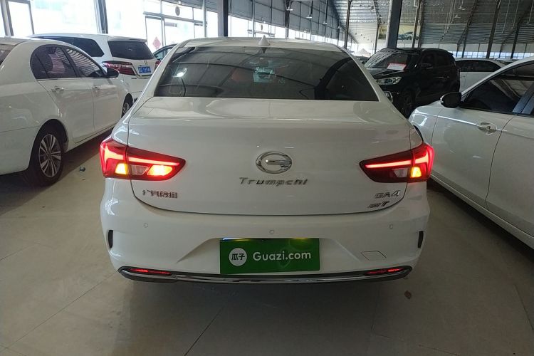 广汽传祺 传祺GA4 2018款 200T 自动尊享版车身外观6