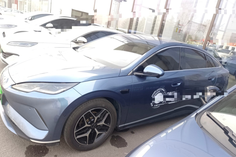 比亚迪 海豹06新能源 2025款 EV 545KM旗舰型车身外观4