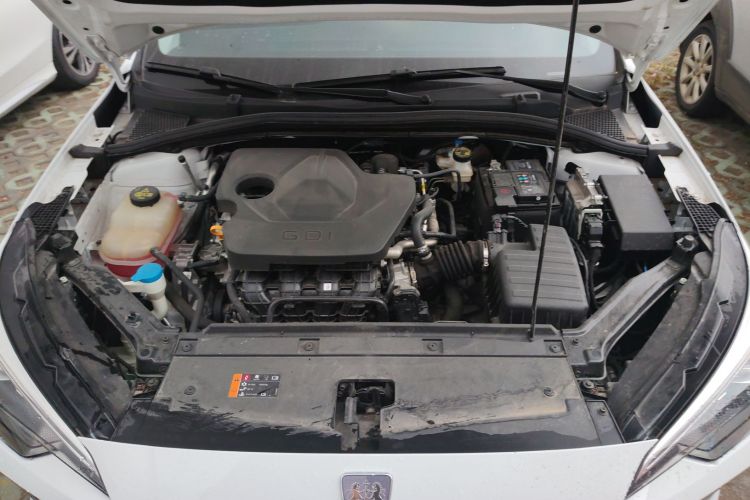 荣威i5 2023款 1.5L CVT尊荣版机舱底盘24