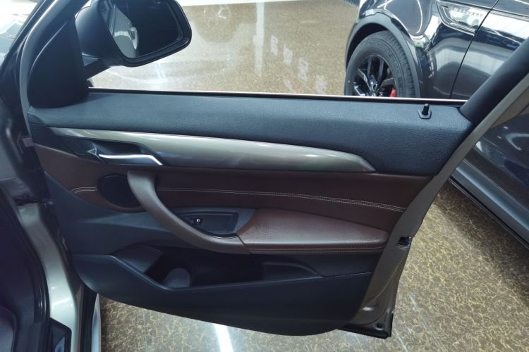 宝马X1 2018款 xDrive20Li 尊享型中控内饰42