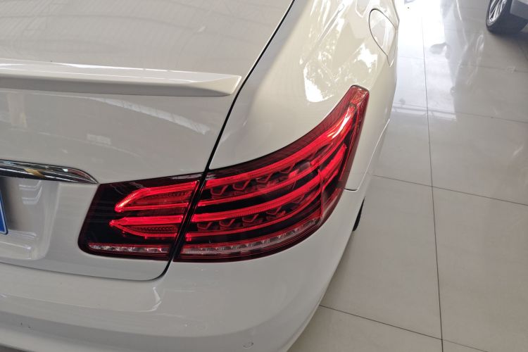 奔驰E级(进口) 2016款 E 200 轿跑车 灵动版车身外观9