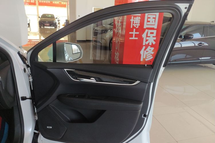 凯迪拉克XT5 2021款 28T 豪华型中控内饰42
