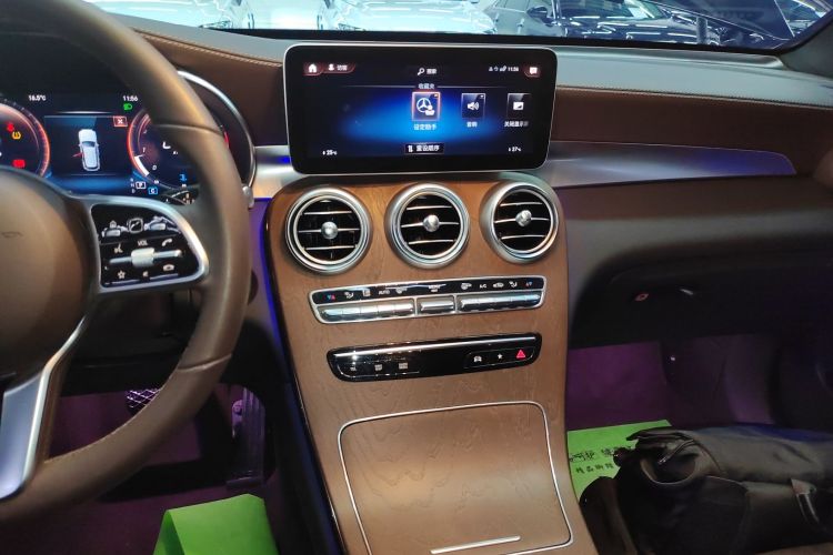 奔驰GLC 2022款 改款二 GLC 260 L 4MATIC 豪华型中控内饰16