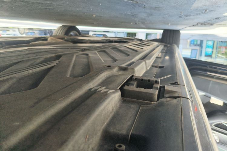 奔驰C级 2019款 C 180 L 时尚型运动版局部细节9003