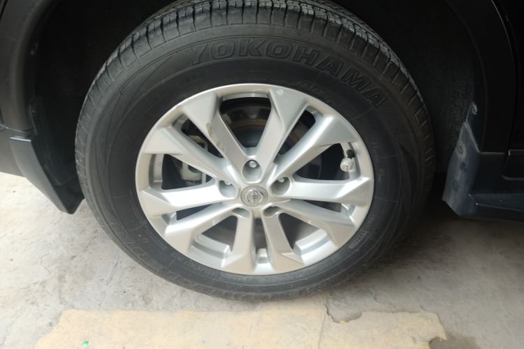 日产 奇骏 2015款 2.0L CVT舒适MAX版 2WD车身外观6008