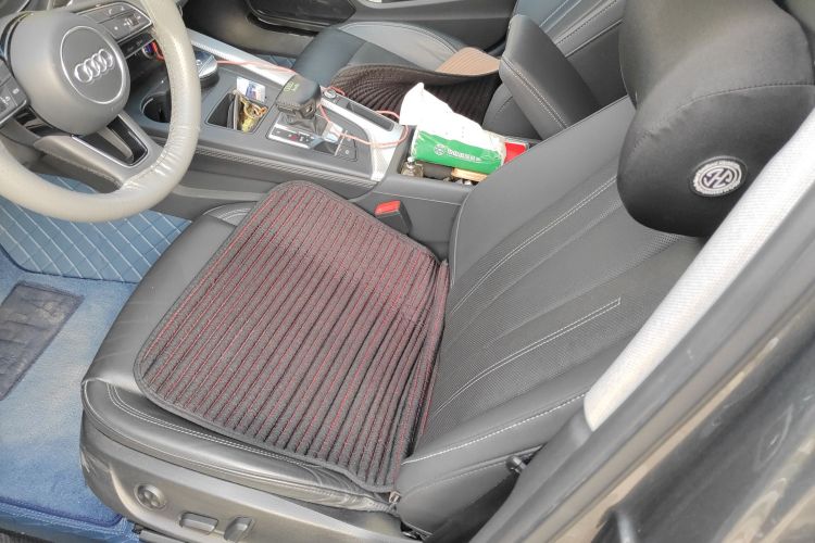 奥迪A4L 2020款 40 TFSI 时尚致雅型中控内饰19