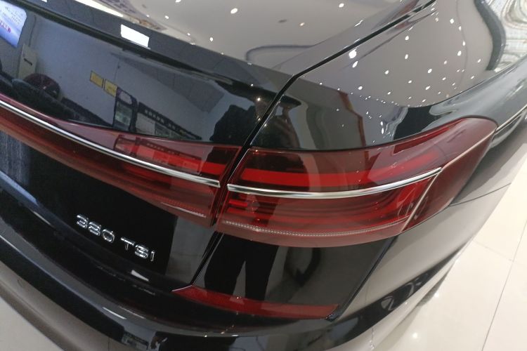 大众 帕萨特 2025款 出众款 330TSI 星空精英版车身外观9