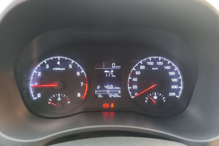 现代 悦纳 2016款 1.4L 手动炫酷版GLS中控内饰14