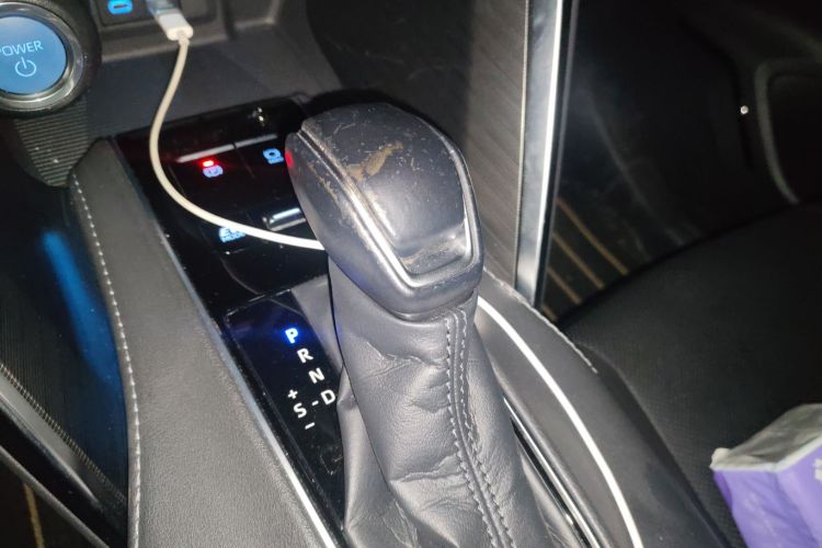 丰田 凌放HARRIER 2022款 双擎 2.5L CVT两驱豪华版中控内饰18