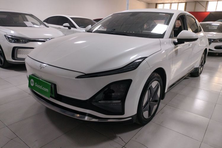 五菱汽车 五菱E5 2024款 410km 标准版车身外观1