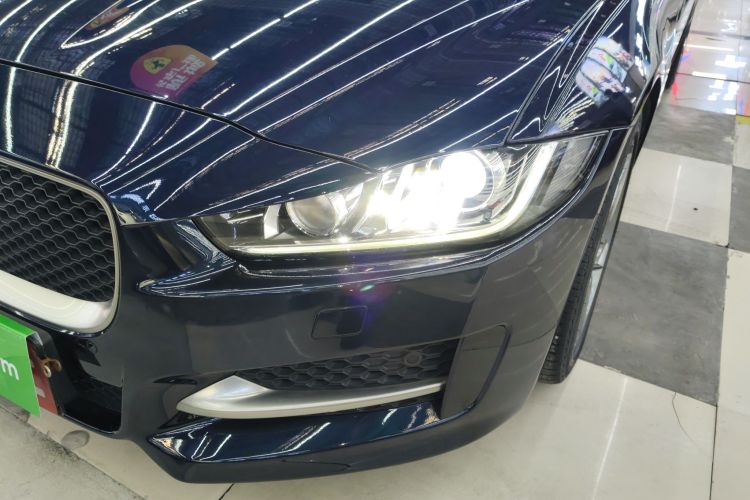 捷豹XE 2018款 2.0T 200PS 两驱R-Sport运动版局部细节36