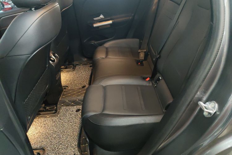 奔驰EQA 2023款 EQA 260中控内饰21