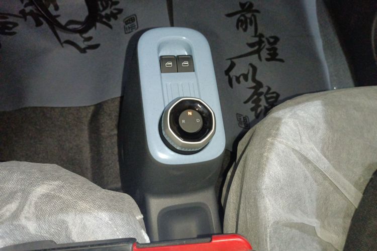 吉利银河 2024款 熊猫mini 200km 耐力熊中控内饰18