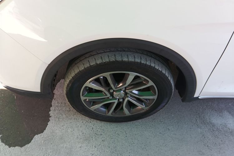 宝骏730 2019款 1.5L 手动时尚型 7座 国VI车身外观6002