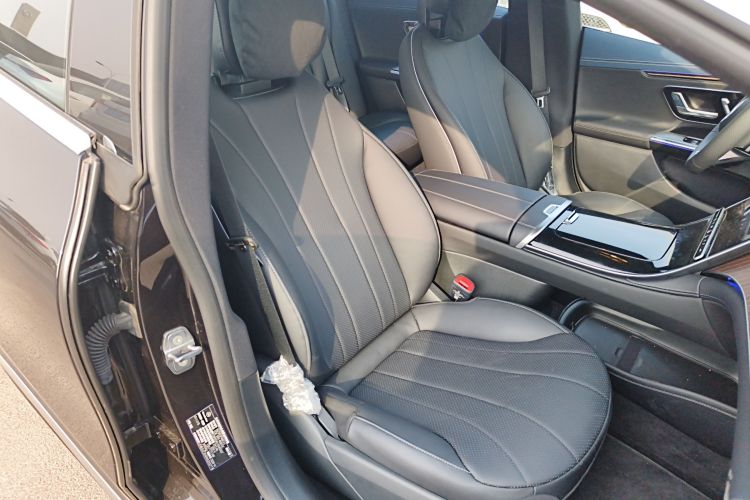 奔驰EQE 2025款 500 4MATIC 先锋版局部细节41