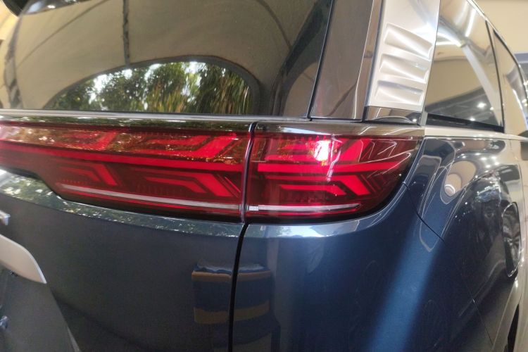 腾势D9 2022款 DM-i 970 四驱旗舰型车身外观6006