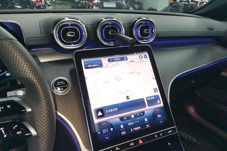 奔驰C级 2022款 改款 C 260 L 皓夜运动版中控内饰16