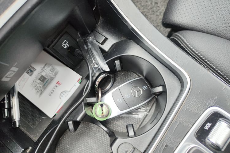 奔驰C级 2019款 改款 C 260 L 运动版中控内饰11