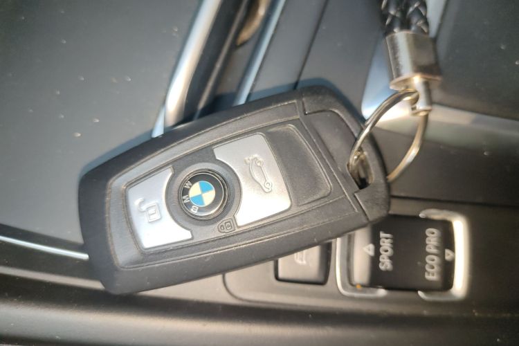 宝马3系 2018款 320Li 时尚型中控内饰11