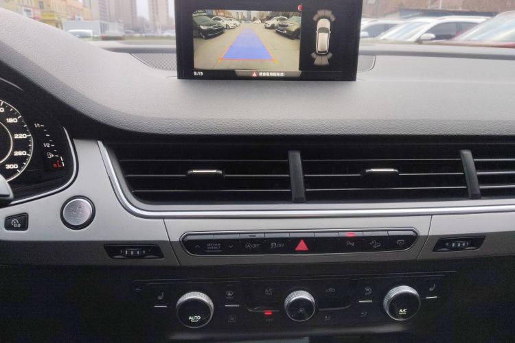 奥迪Q7 2018款 40 TFSI 舒适型局部细节16