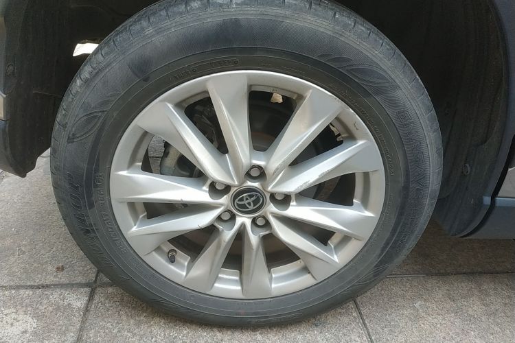 丰田 卡罗拉锐放 2022款 2.0L 先锋版车身外观6008