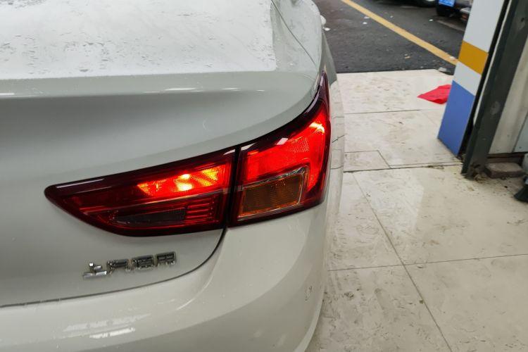 别克 威朗 2019款 三厢 15S 自动进取型车身外观6006