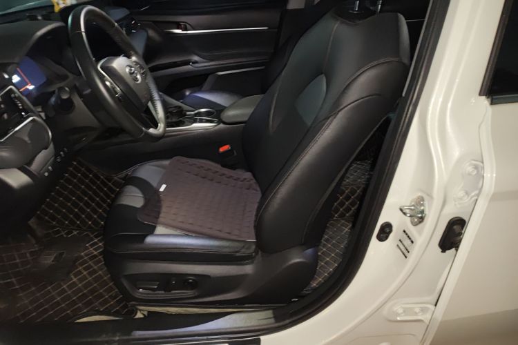 丰田 凯美瑞 2021款 2.5G 豪华版中控内饰19