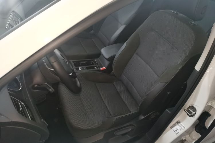 大众 高尔夫 2018款 1.6L 自动舒适型中控内饰19