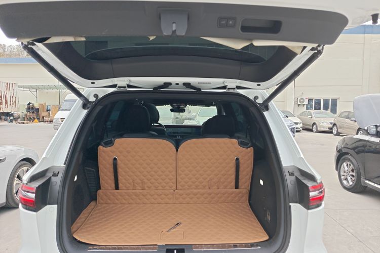 理想汽车 理想ONE 2021款 增程6座版机舱底盘23