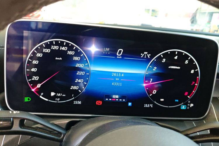 奔驰C级 2023款 改款 C 260 L 运动版中控内饰14