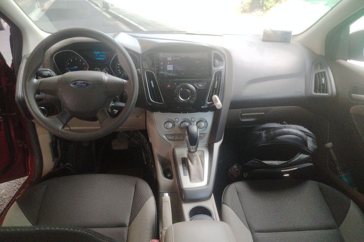 福特 福克斯 2012款 三厢 1.6L 自动舒适型中控内饰7002