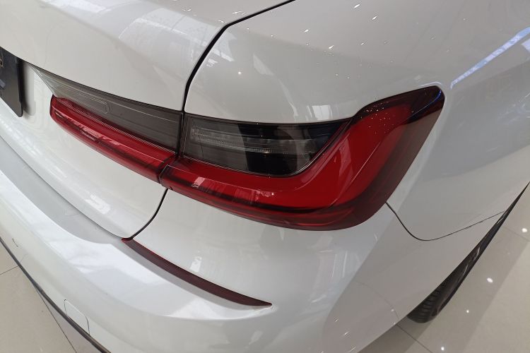 宝马3系 2022款 改款 320Li M运动套装车身外观9