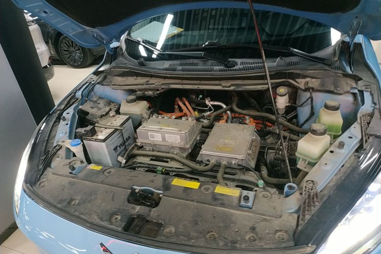 小鹏G3 2020款 460i 智享版机舱底盘24