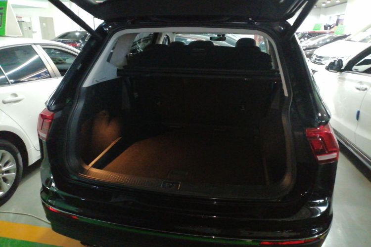 大众 途观L 2019款 改款 330TSI 自动两驱智动豪华版 国VI机舱底盘23