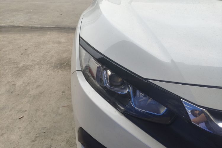 本田 思域 2016款 220TURBO CVT豪华版车身外观8