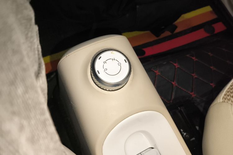 五菱汽车 宏光MINIEV 2024款 第三代 215km 青春版中控内饰18