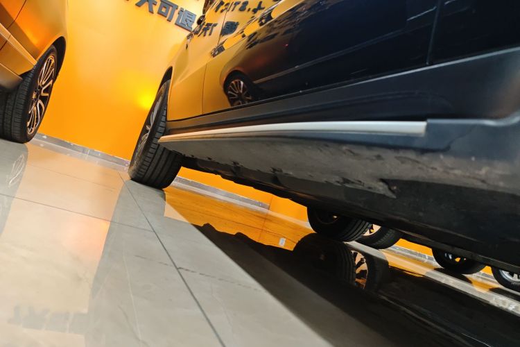 奔驰GLS 2018款 改款 GLS 320 4MATIC局部细节9001