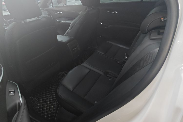 凯迪拉克XT4 2021款 28T 两驱技术型中控内饰21
