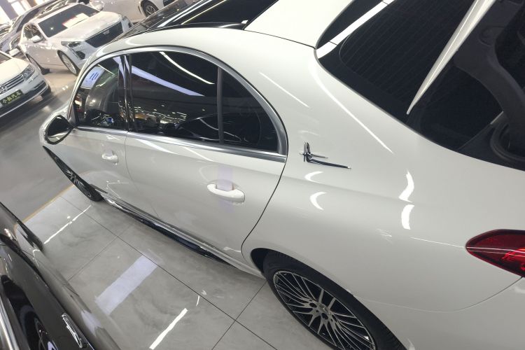 奔驰C级 2023款 改款 C 260 L 运动版车身外观4