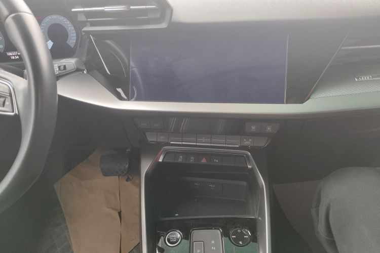 奥迪A3 2022款 A3L Limousine 35 TFSI 时尚运动型中控内饰16