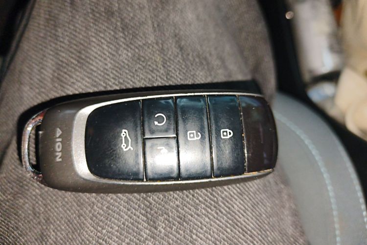 埃安 AION Y 2023款 Younger中控内饰7001